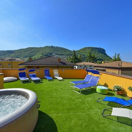 La Terrazza Sul Garda Hotell Eksteriør bilde